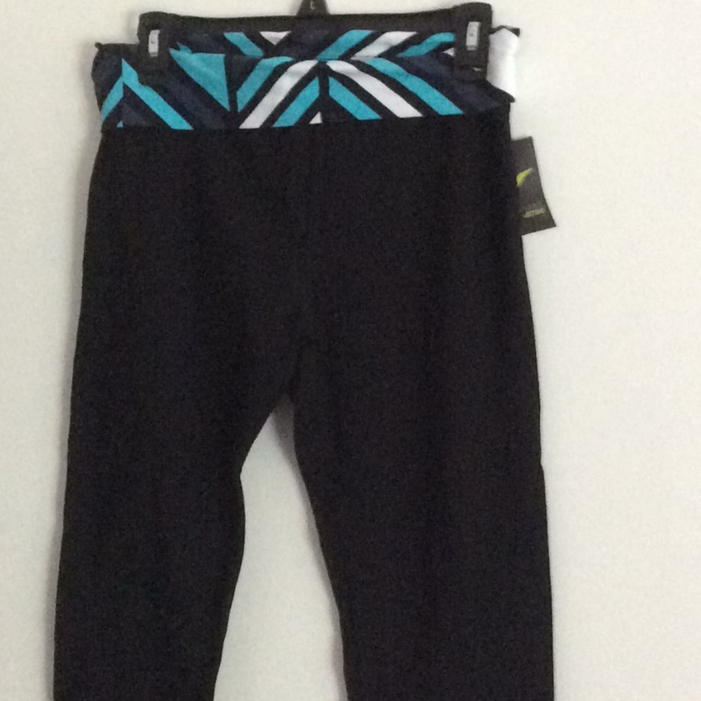Old Navy Go Dry Women’s Black Active Wear Leggings
